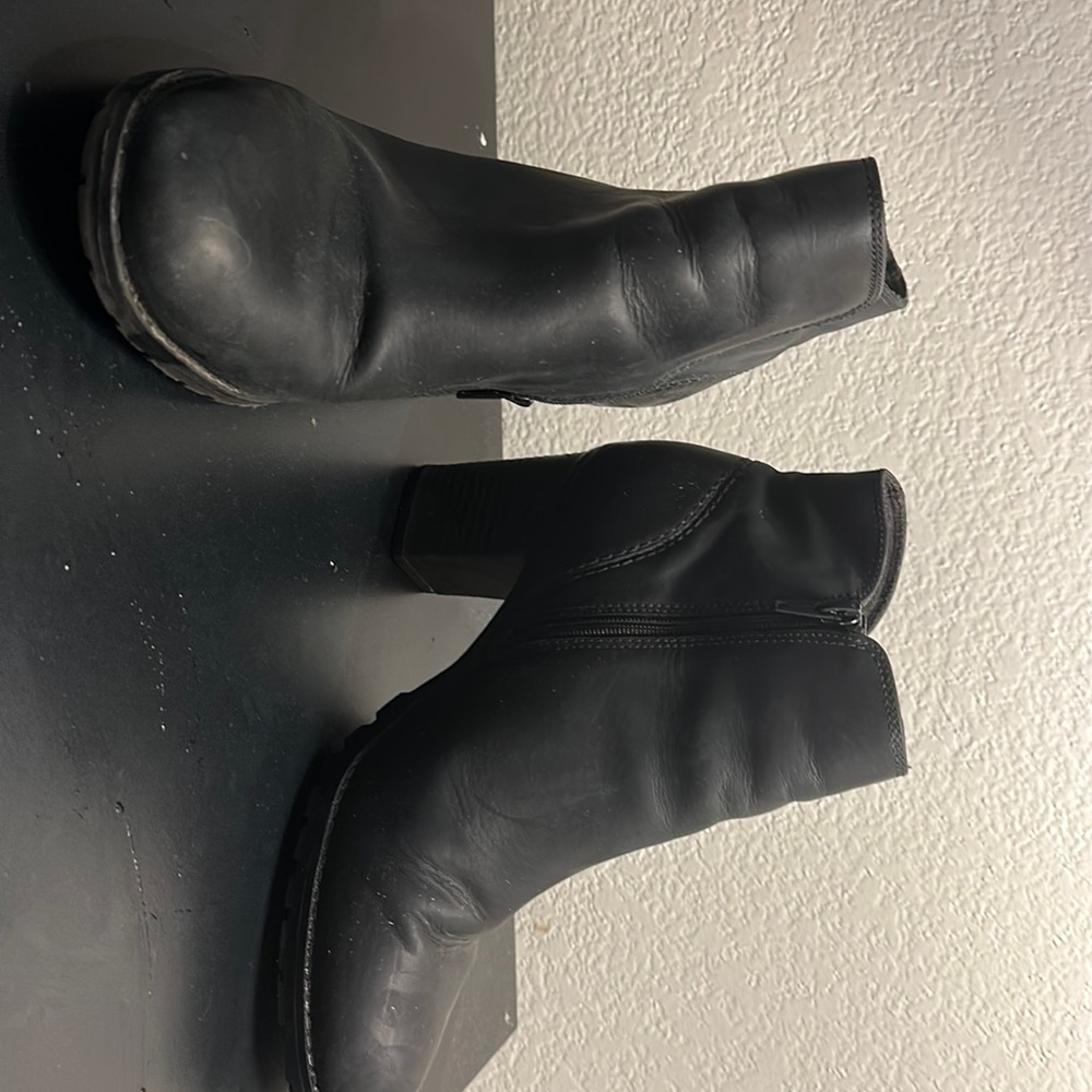 Clarks black high heel bootie